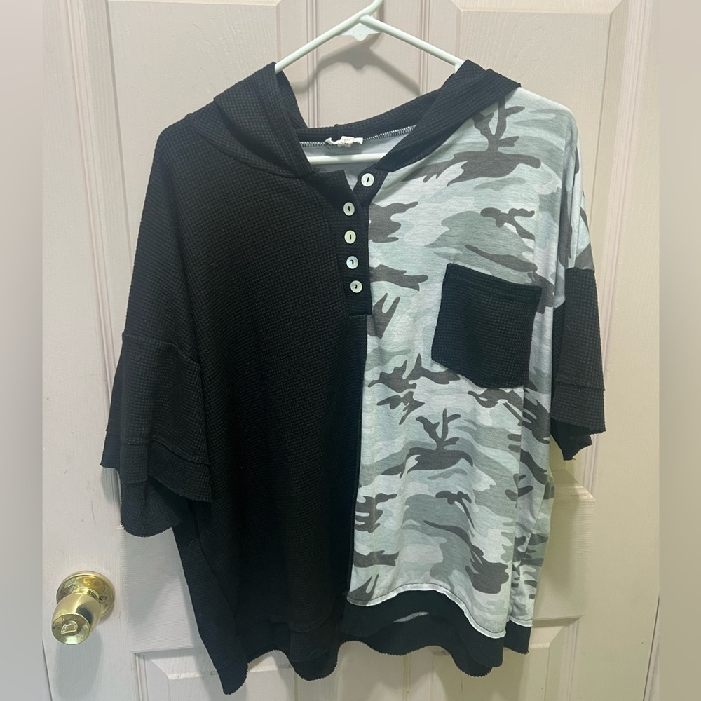 POL brand oversize knit shirt.